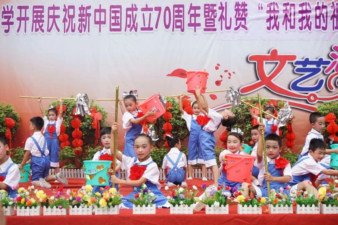 春运客流高位运行 多举措便利旅客出行